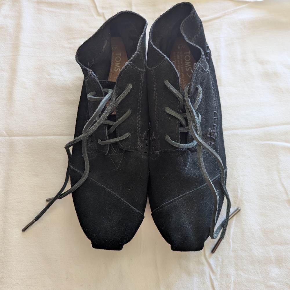 NWOT TOMS Black Suede Tribal Lace-Up Booties Women's, 9